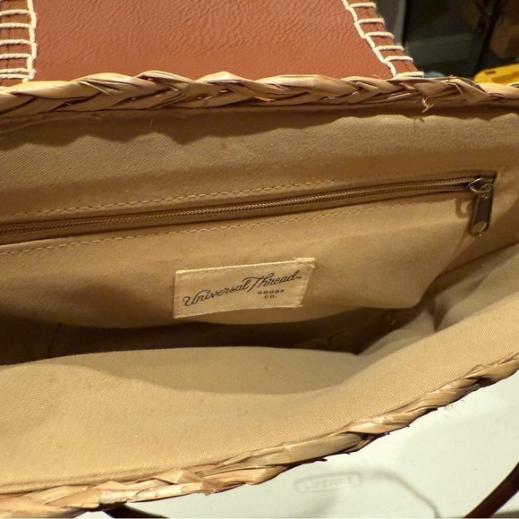 Universal Thread Wicker Woven Crossbody Purse Fold Over Buckle Top - Picture 3 of 3